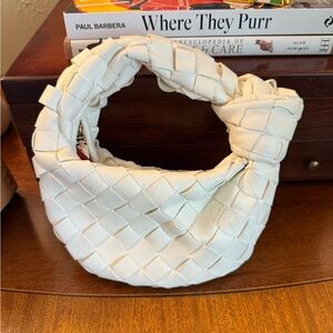 Elegant White Woven Handbag